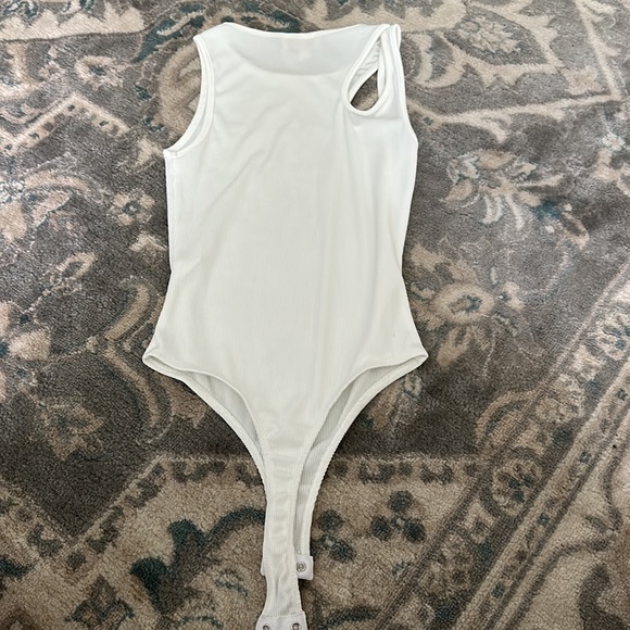 one piece top - Picture 2 of 3